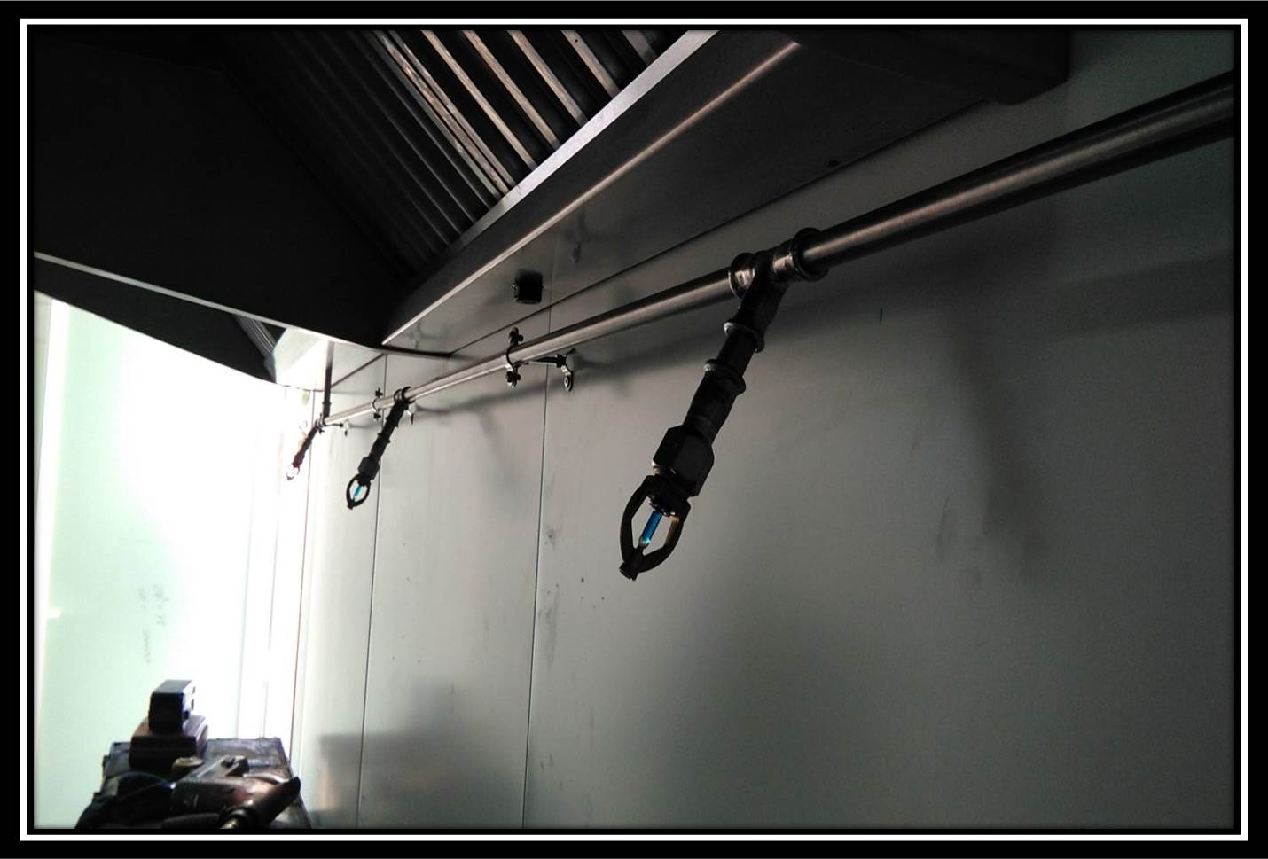 INSTALACION DE SISTEMA DE EXTINCION DE COCINA CON TUBERIA ACERO INOX 3